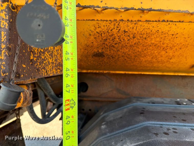 image for item EA0449 2005 Sterling L9500 dump truck