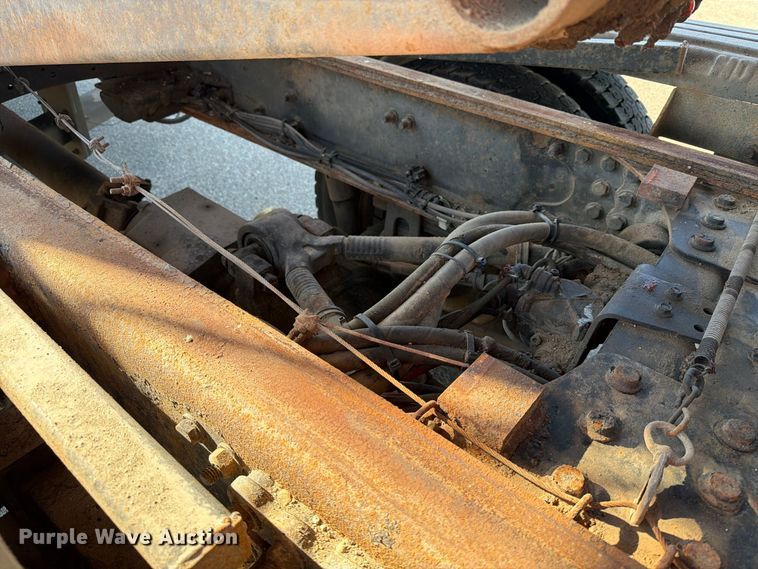 image for item EA0449 2005 Sterling L9500 dump truck