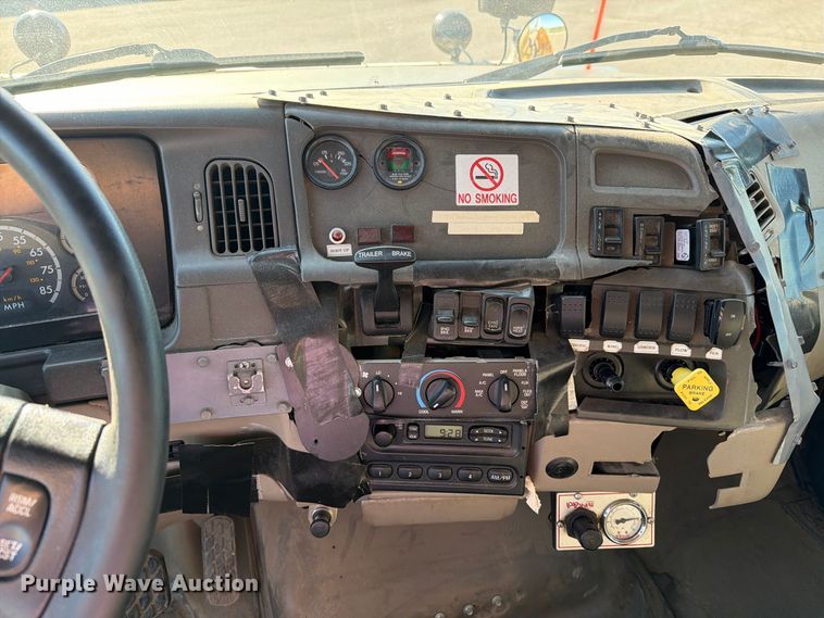 image for item EA0449 2005 Sterling L9500 dump truck