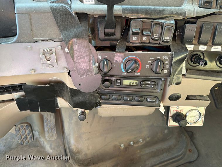 image for item EA0449 2005 Sterling L9500 dump truck