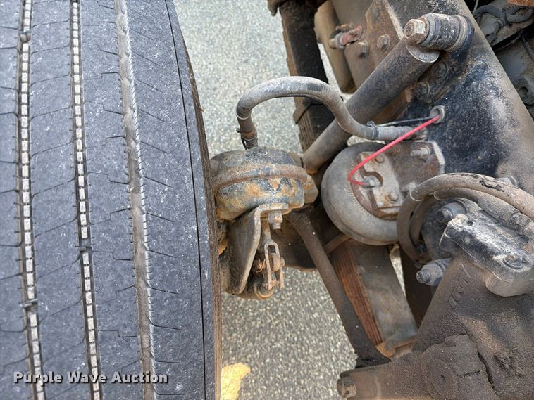 image for item EA0449 2005 Sterling L9500 dump truck