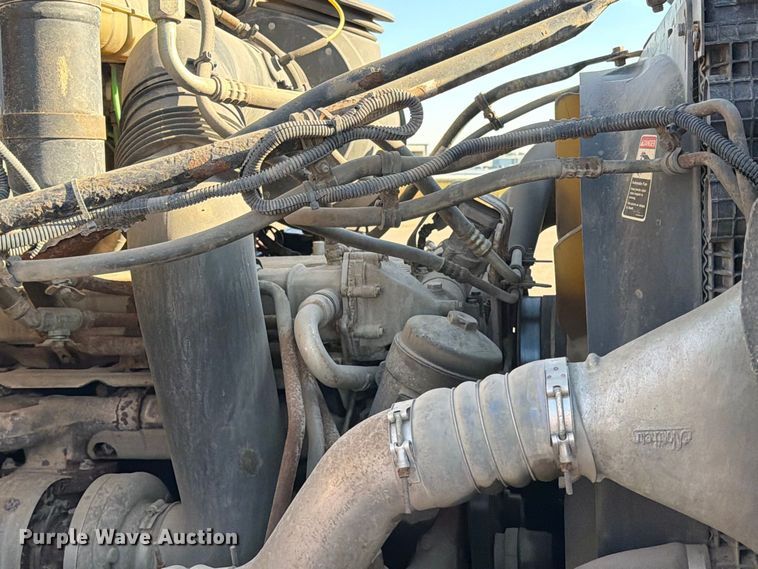 image for item EA0449 2005 Sterling L9500 dump truck