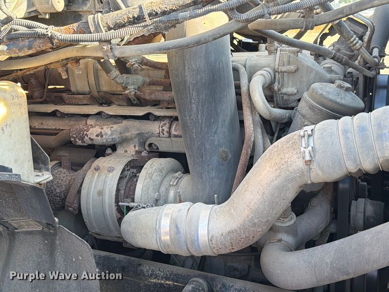 image for item EA0449 2005 Sterling L9500 dump truck