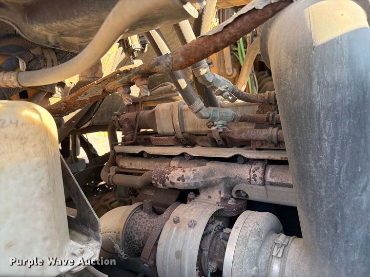 image for item EA0449 2005 Sterling L9500 dump truck