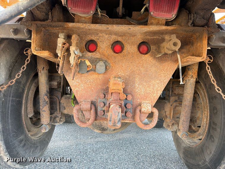 image for item EA0449 2005 Sterling L9500 dump truck