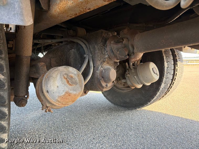 image for item EA0449 2005 Sterling L9500 dump truck