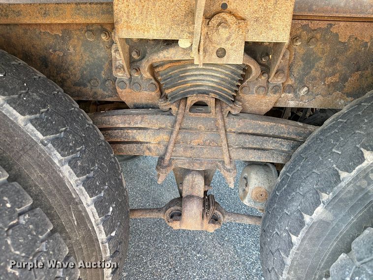 image for item EA0449 2005 Sterling L9500 dump truck