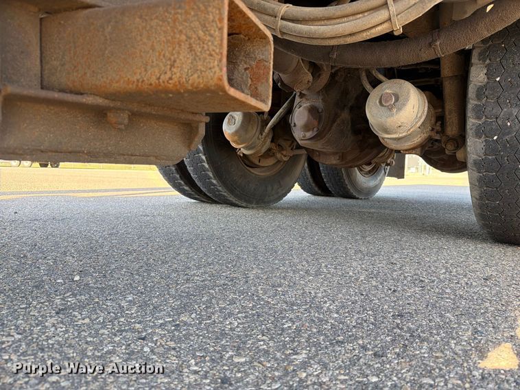 image for item EA0449 2005 Sterling L9500 dump truck