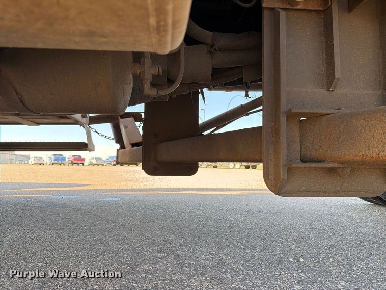 image for item EA0449 2005 Sterling L9500 dump truck