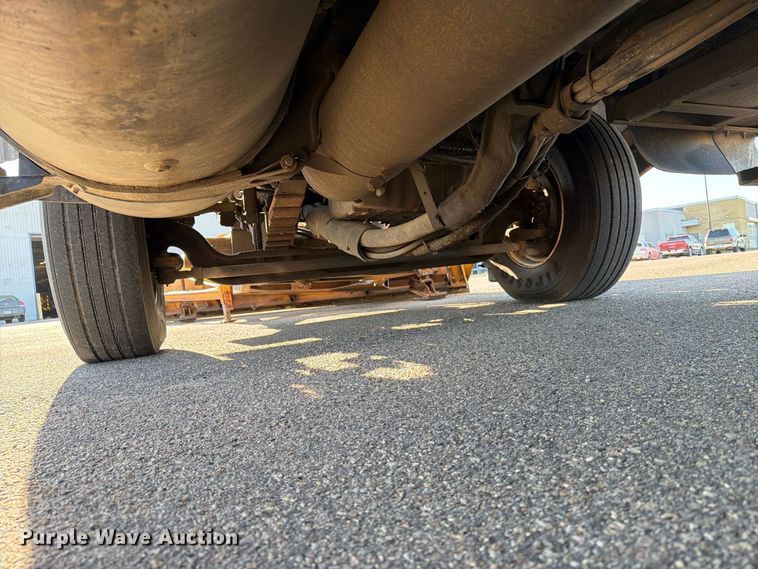 image for item EA0449 2005 Sterling L9500 dump truck