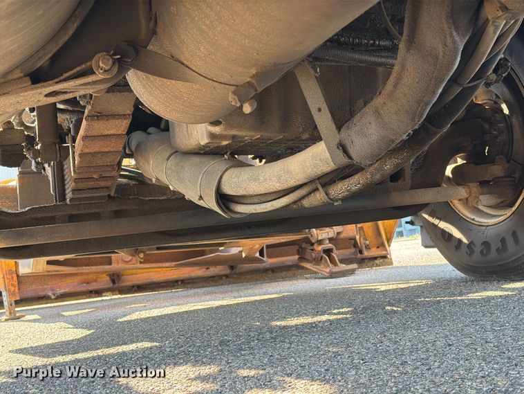 image for item EA0449 2005 Sterling L9500 dump truck