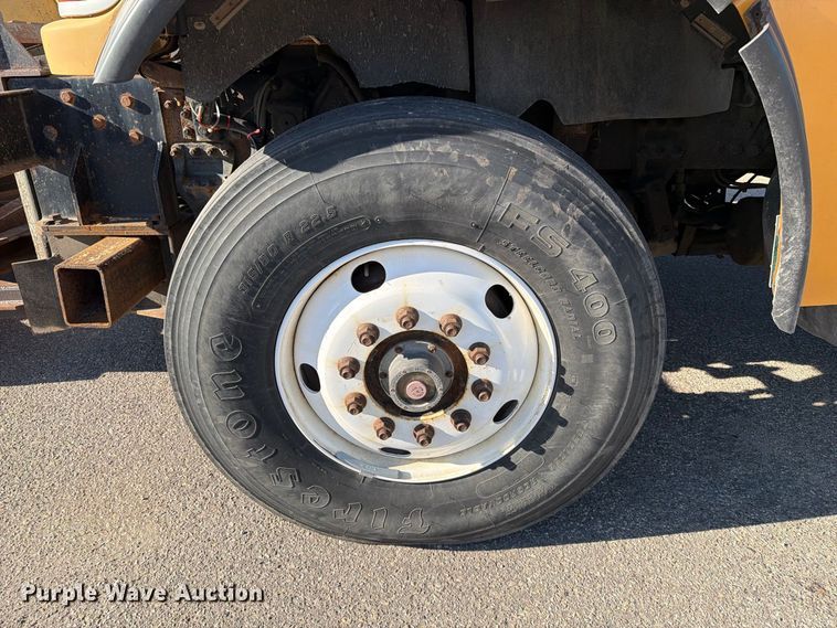 image for item EA0449 2005 Sterling L9500 dump truck