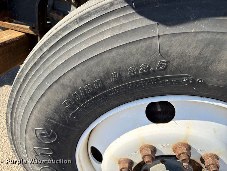 image for item EA0449 2005 Sterling L9500 dump truck