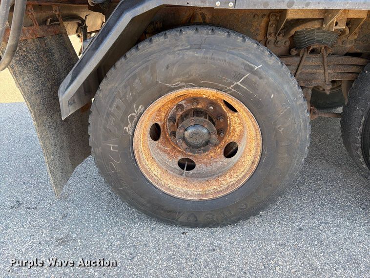 image for item EA0449 2005 Sterling L9500 dump truck