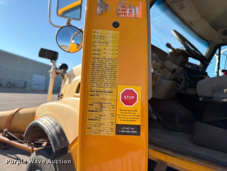 image for item EA0449 2005 Sterling L9500 dump truck