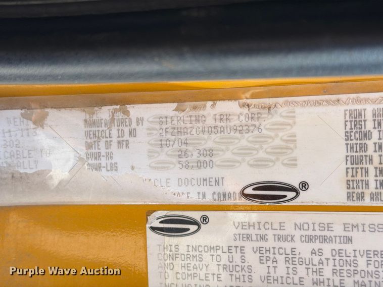 image for item EA0449 2005 Sterling L9500 dump truck
