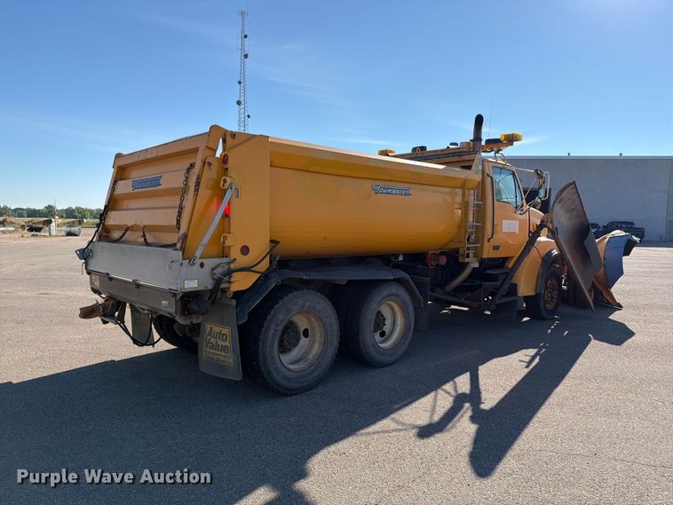 image for item EA0450 2000 Sterling L9500 dump truck