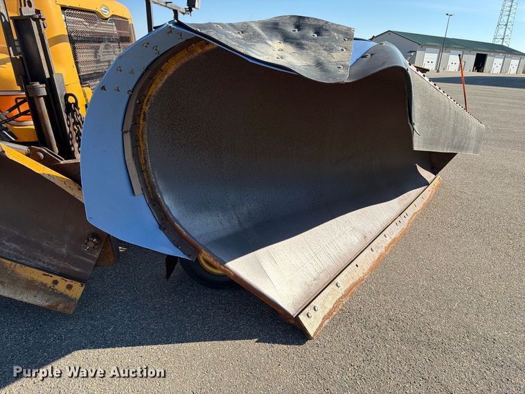 image for item EA0450 2000 Sterling L9500 dump truck