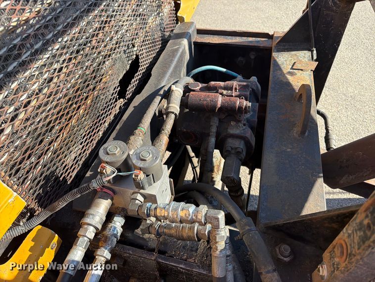 image for item EA0450 2000 Sterling L9500 dump truck