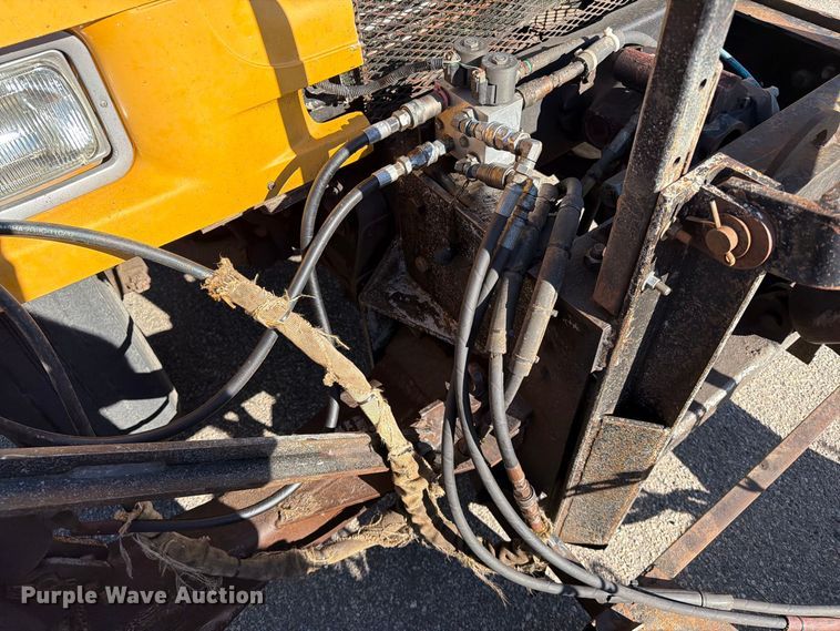 image for item EA0450 2000 Sterling L9500 dump truck