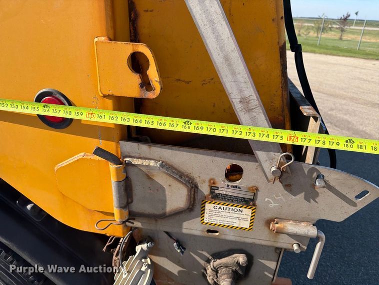 image for item EA0450 2000 Sterling L9500 dump truck