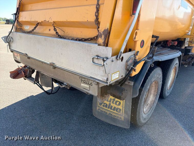 image for item EA0450 2000 Sterling L9500 dump truck