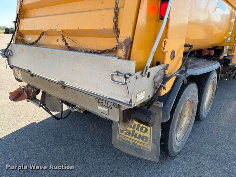 image for item EA0450 2000 Sterling L9500 dump truck