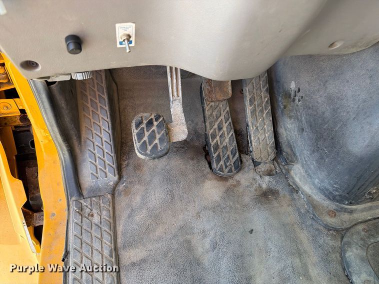 image for item EA0450 2000 Sterling L9500 dump truck