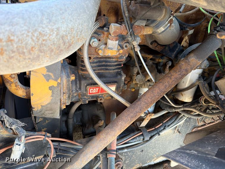 image for item EA0450 2000 Sterling L9500 dump truck