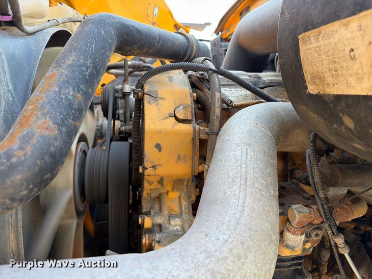 image for item EA0450 2000 Sterling L9500 dump truck