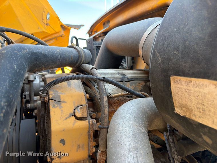 image for item EA0450 2000 Sterling L9500 dump truck