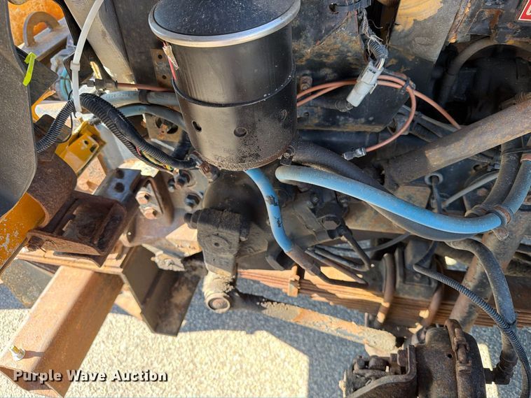 image for item EA0450 2000 Sterling L9500 dump truck