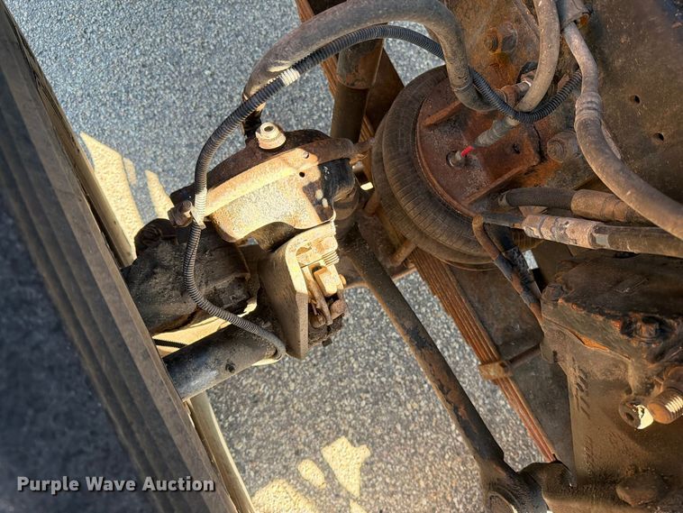 image for item EA0450 2000 Sterling L9500 dump truck