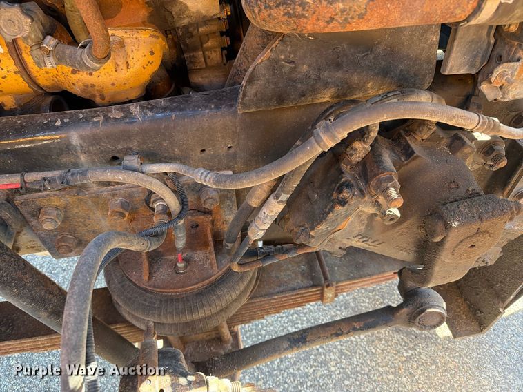 image for item EA0450 2000 Sterling L9500 dump truck