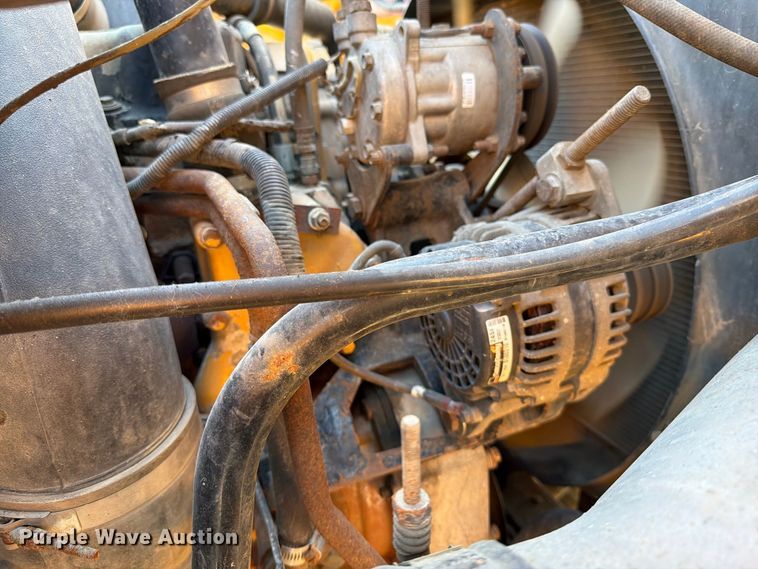 image for item EA0450 2000 Sterling L9500 dump truck