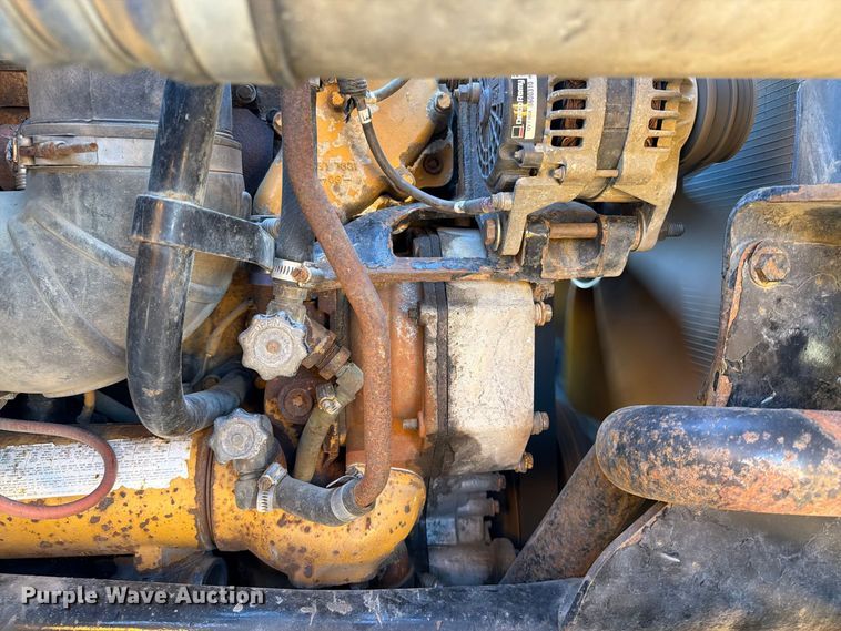 image for item EA0450 2000 Sterling L9500 dump truck