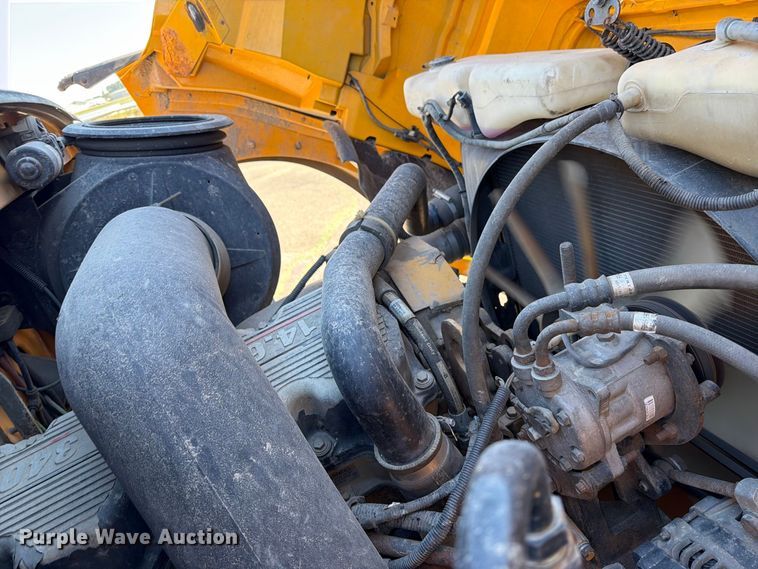 image for item EA0450 2000 Sterling L9500 dump truck