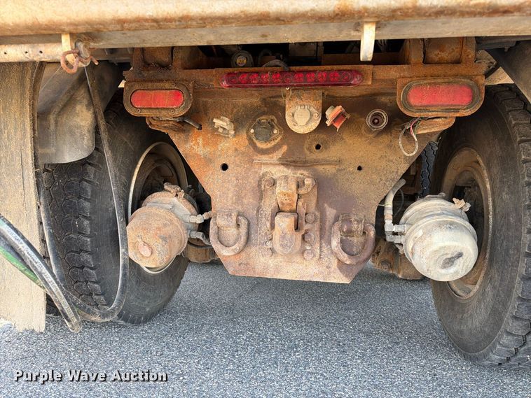 image for item EA0450 2000 Sterling L9500 dump truck