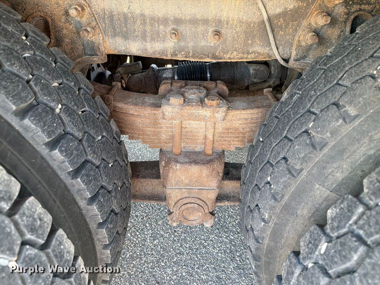 image for item EA0450 2000 Sterling L9500 dump truck