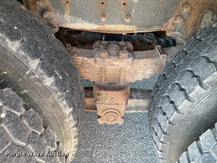 image for item EA0450 2000 Sterling L9500 dump truck
