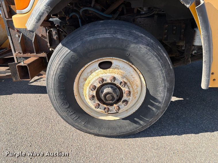 image for item EA0450 2000 Sterling L9500 dump truck