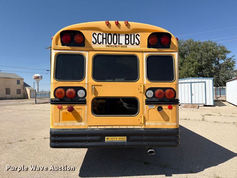 image for item EF6435 2001 International 3800 school bus