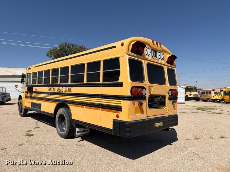 image for item EF6435 2001 International 3800 school bus