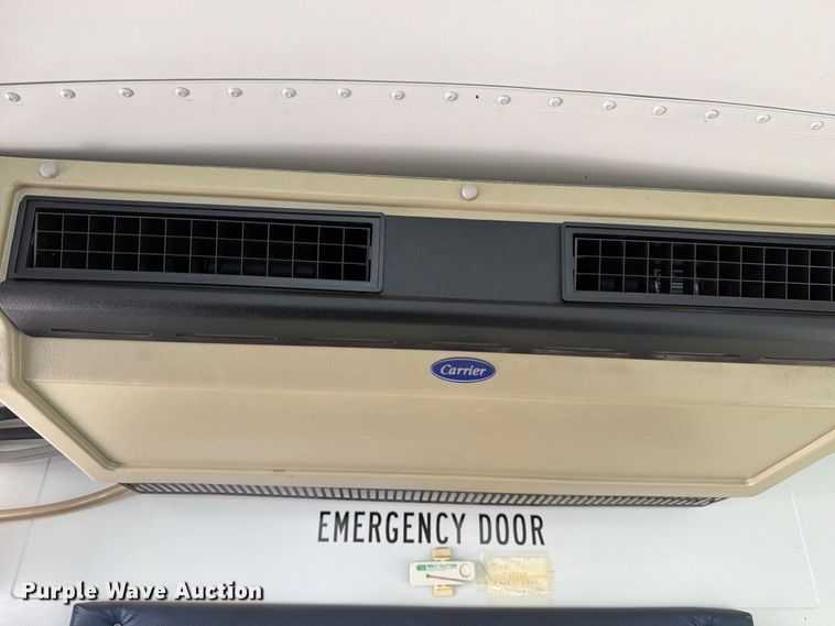 image for item EF6435 2001 International 3800 school bus