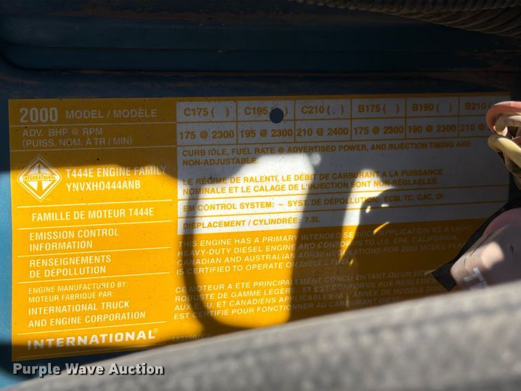 image for item EF6435 2001 International 3800 school bus