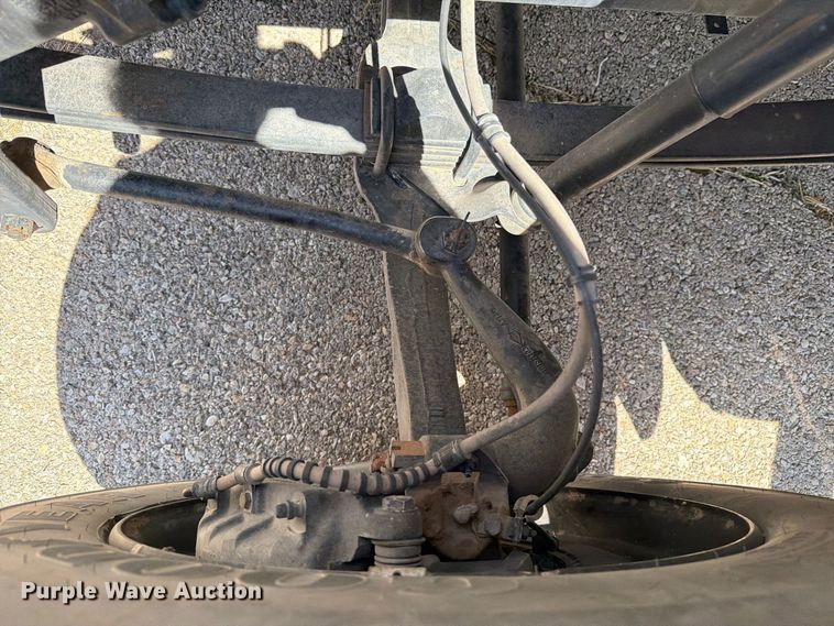image for item EF6435 2001 International 3800 school bus