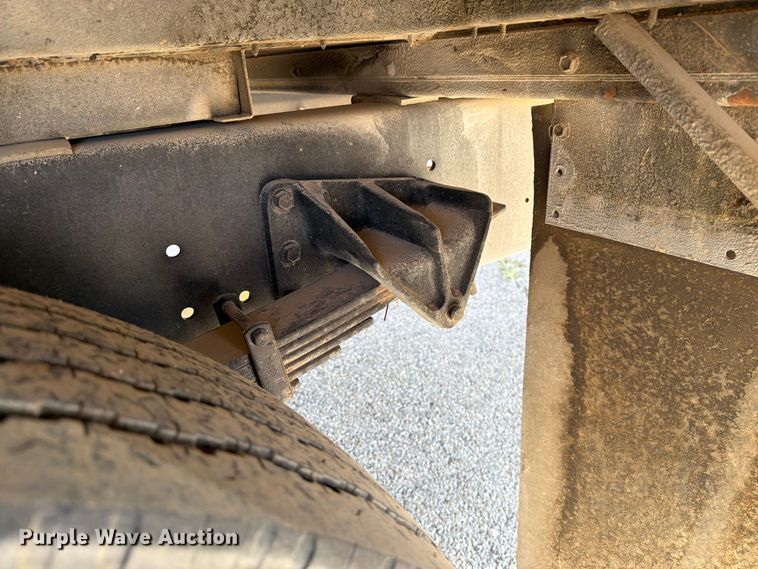 image for item EF6435 2001 International 3800 school bus