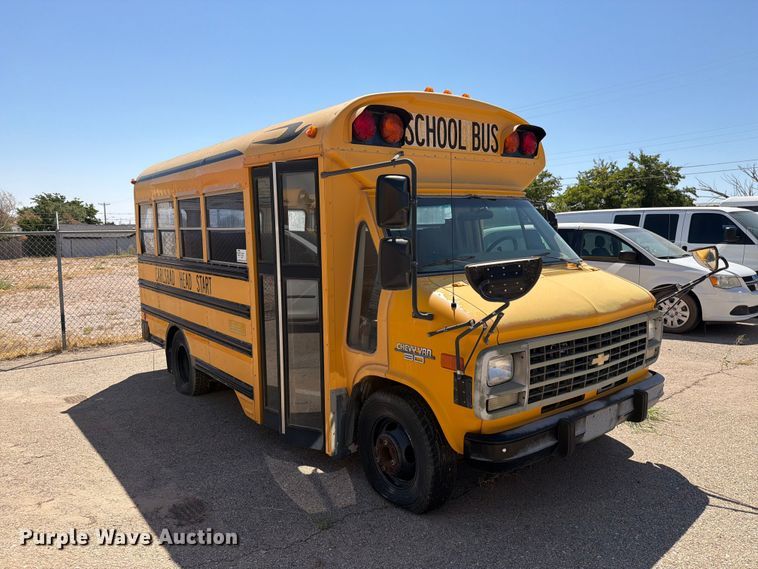 image for item EF6436 1995 Chevrolet G-series school bus