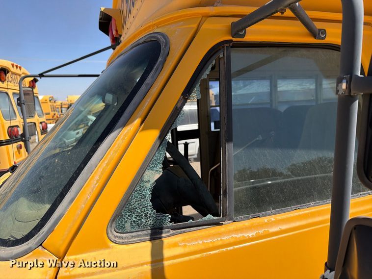 image for item EF6436 1995 Chevrolet G-series school bus