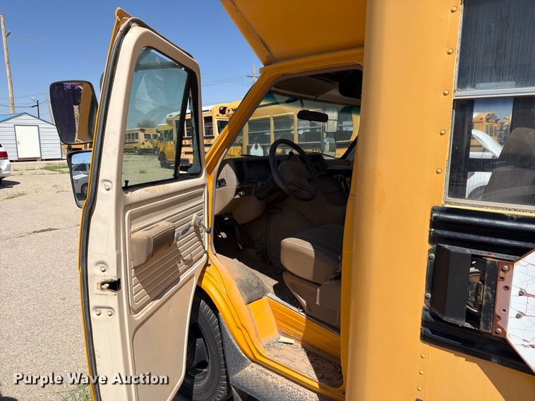 image for item EF6436 1995 Chevrolet G-series school bus